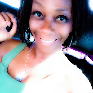 Meet your Posher, Clarissa